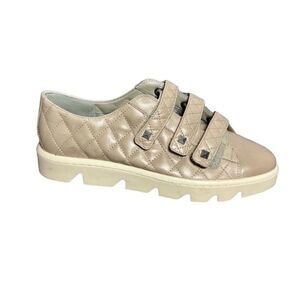 NEW Bernardo taupe quilted leather chunky sole sneakers size 9M